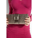 Outlet - GUESS kabelka Night Twist Wristlet pewter Sivá