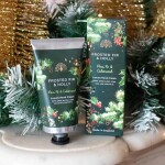 The English Soap Company Krém na ruky Frosted Fir and Holly 75 ml