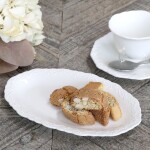 Chic Antique 38742 Biela porcelánová miska oválneho tvaru s vintage dekorom 23 x 15 cm