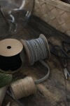 Ib Laursen Zamatová stuha na špulke Grey – 10 m
