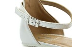 Shapen Poppy White barefoot lodičky 40 EUR