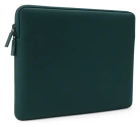 Pipetto Classic Fit Sleeve tmavo modro-zelená / Puzdro / pre Apple MacBook Neo 13" (A18 Pro) / neoprén 4mm (P069-148-AN)