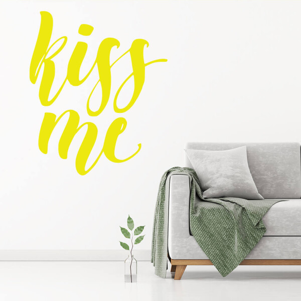 Veselá Stena Samolepka Kiss me Farba: žlutá, Veľkosť: 80 x 67 cm